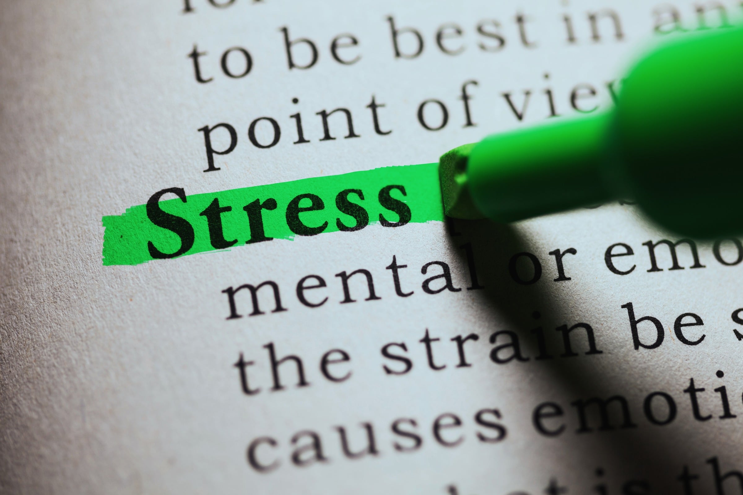 Het woord stress gemarkeerd in een woordenboek